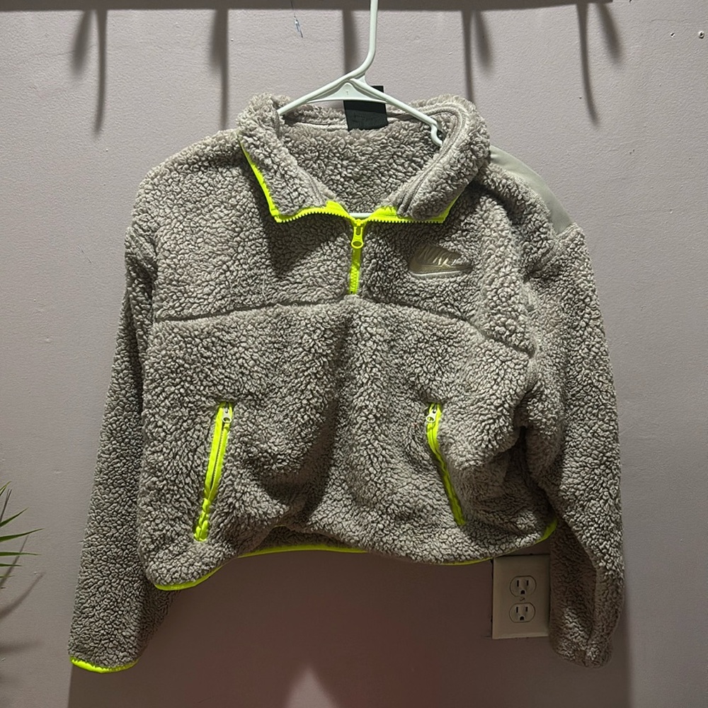Nike Cropped Quarter Zip, Size Medium
